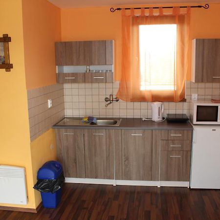 Marine Zavlahy Apartment Hrdejovice Exterior foto