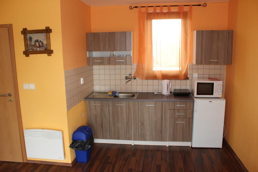 Marine Zavlahy Apartment Hrdejovice Exterior foto